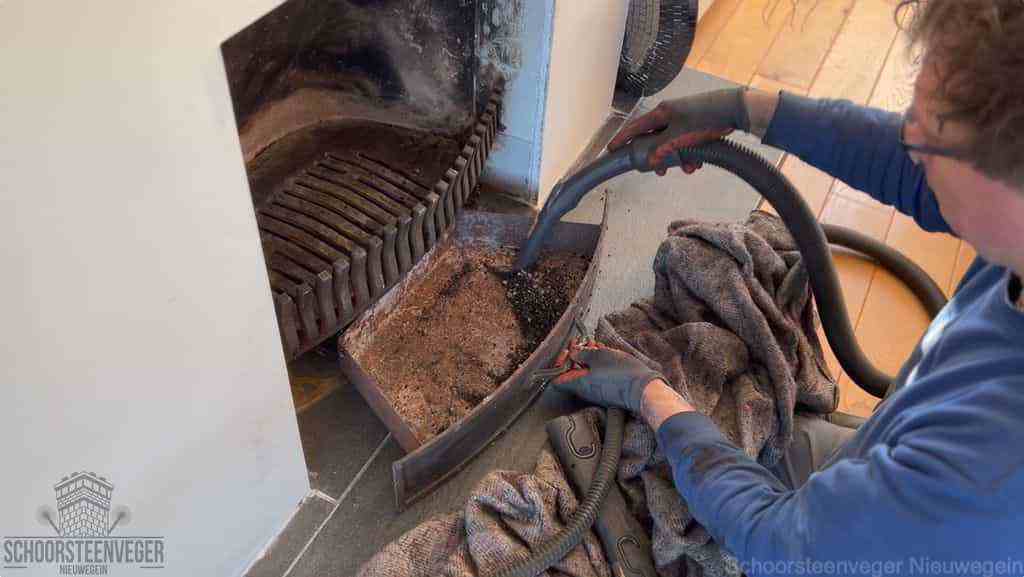 Prijs schoorsteenvegen Nieuwegein schouw reinigen Prijs schoorsteenvegen Nieuwegein schouw reinigen
